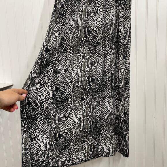 Chelsea & Theodore Women’s Snakeskin Print Halter Maxi Dress Size XL Black Gray - Picture 4 of 10